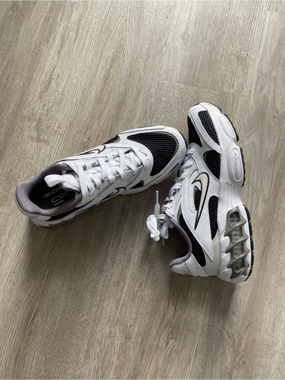 NWOT Worn once - Nike Zoom Air Fire